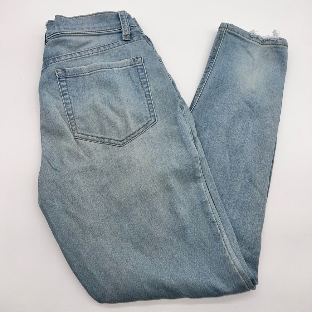 Free People Women's Long and Lean Light Wash Skinny High Rise Jeans-Size 25